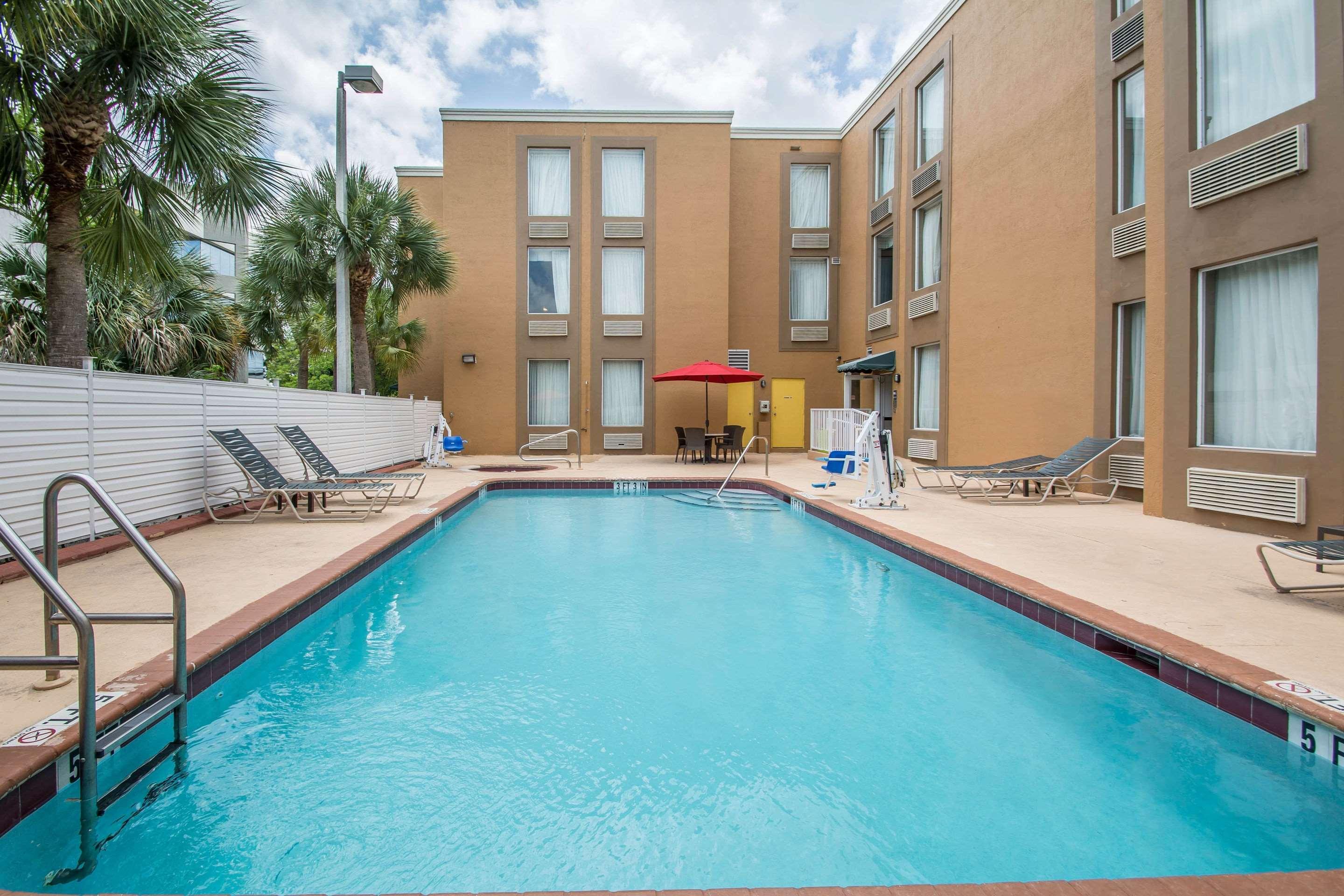 Comfort Inn & Suites Fort Lauderdale West Turnpike Lauderdale Lakes Zewnętrze zdjęcie
